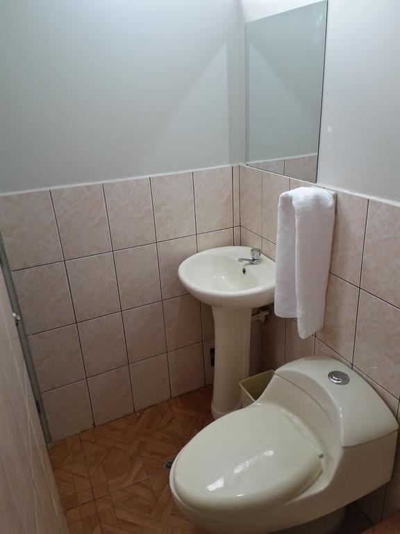 Buenas Noches Hostal شاشابوياس المظهر الخارجي الصورة